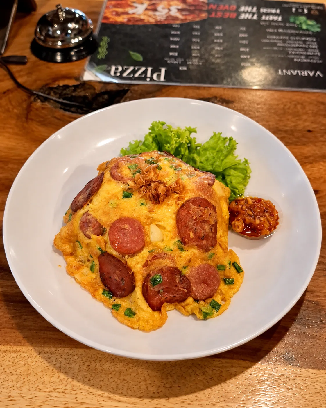 Menu sosis dan telur Dapur Sajen